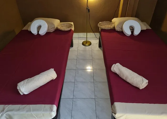 Hotel Latitude 13 & Breakfast 2*
